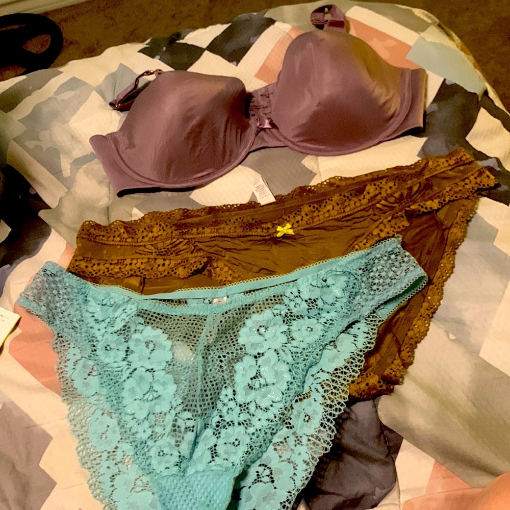 Extra large panties size 40 to see bra